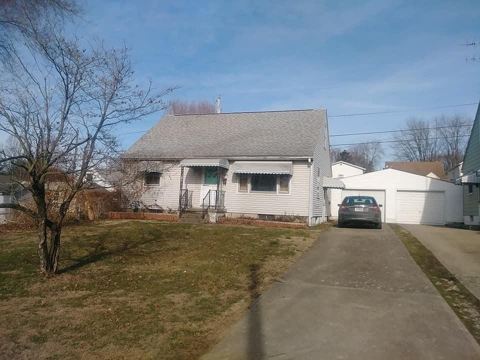 2nd image of 623 Widener Ln