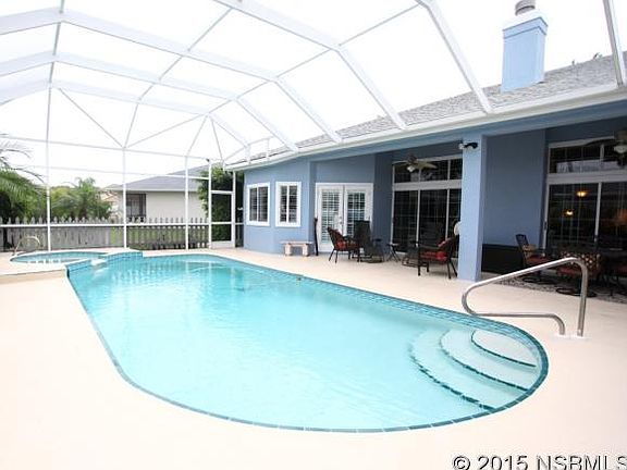 2nd image of 2109 Villa Way