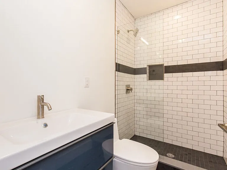 LUDLOW_4100 — Photo 34