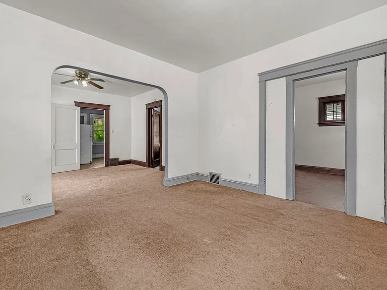 2828 E 125th St #D — Photo 28