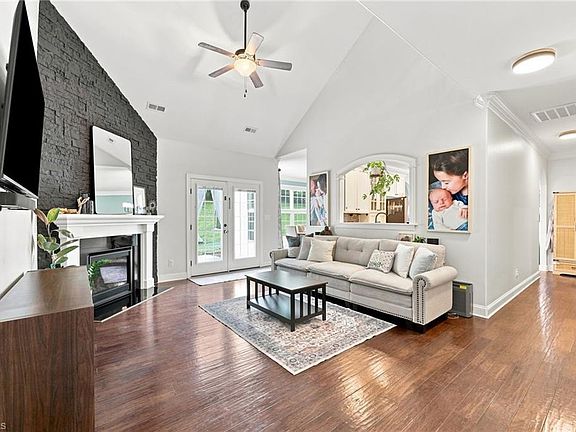4th image of 3038 Cullens Dr