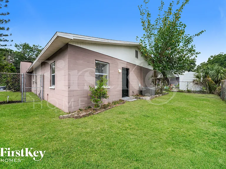 2224 E Hanna Ave — Photo 18