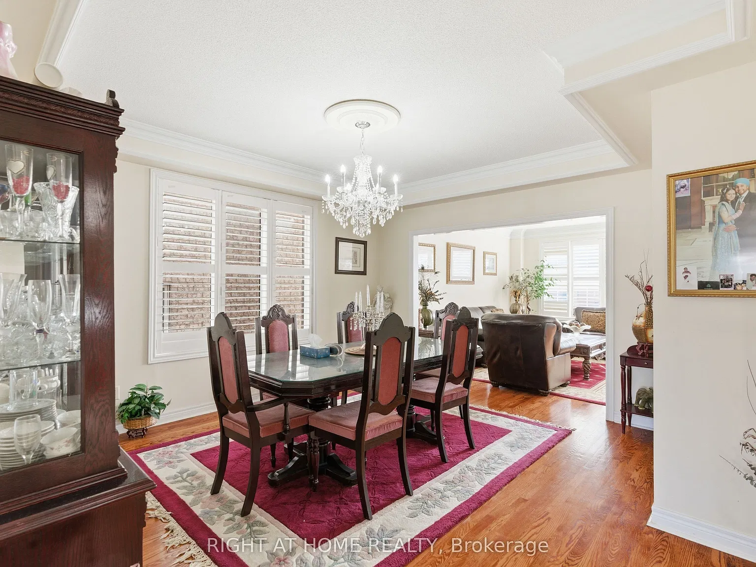 6 bed, $7,500 — Photo 1