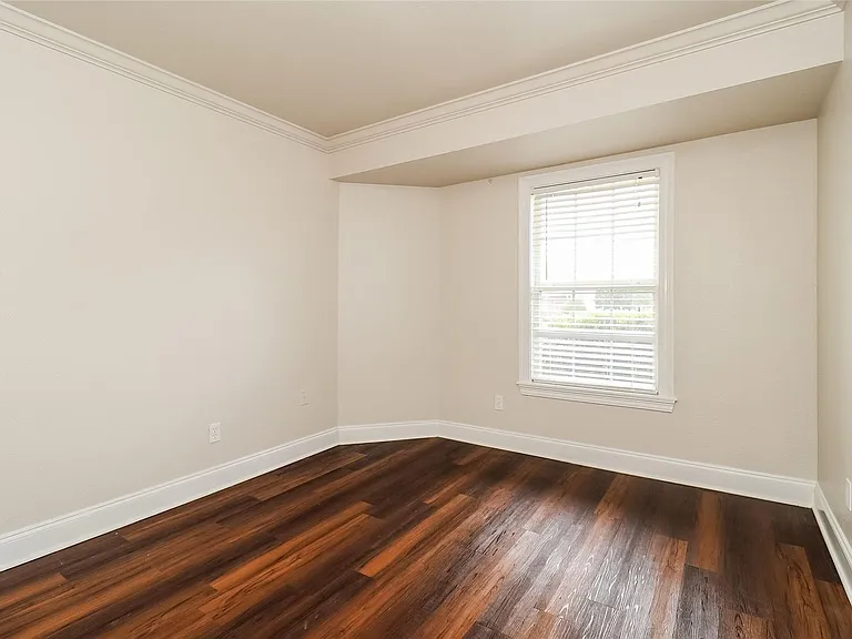 4204 Ireland Dr — Photo 17
