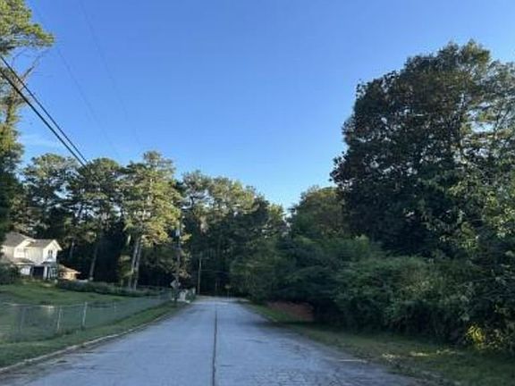 Exterior Neighborhood (street photo)