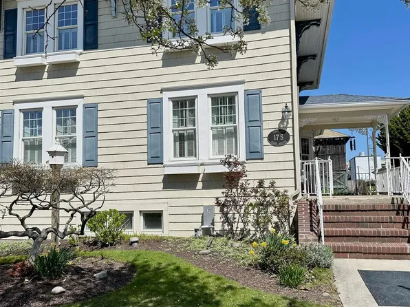 17 S Derby Ave, Ventnor, NJ 08406