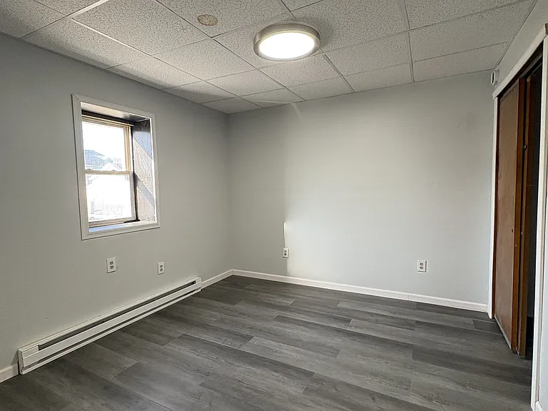 563 Washington Ave — Photo 10