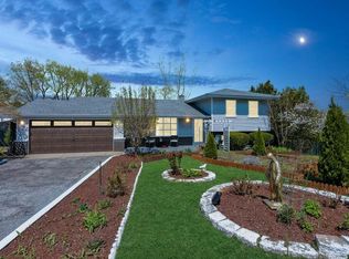 21W546 Bemis Rd, Glen Ellyn, IL 60137