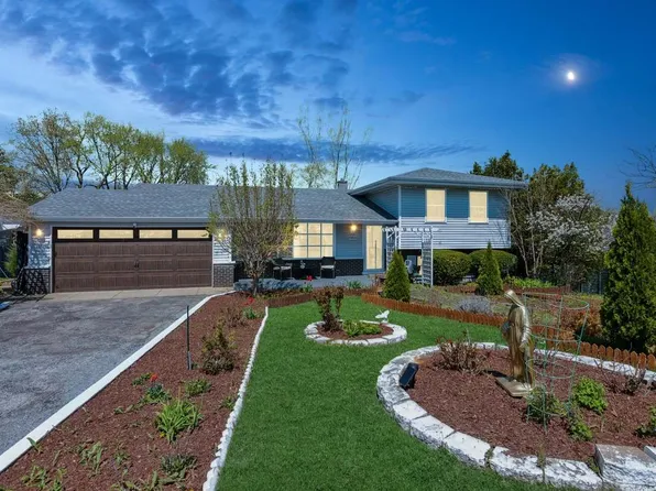 21W546 Bemis Rd, Glen Ellyn, IL 60137