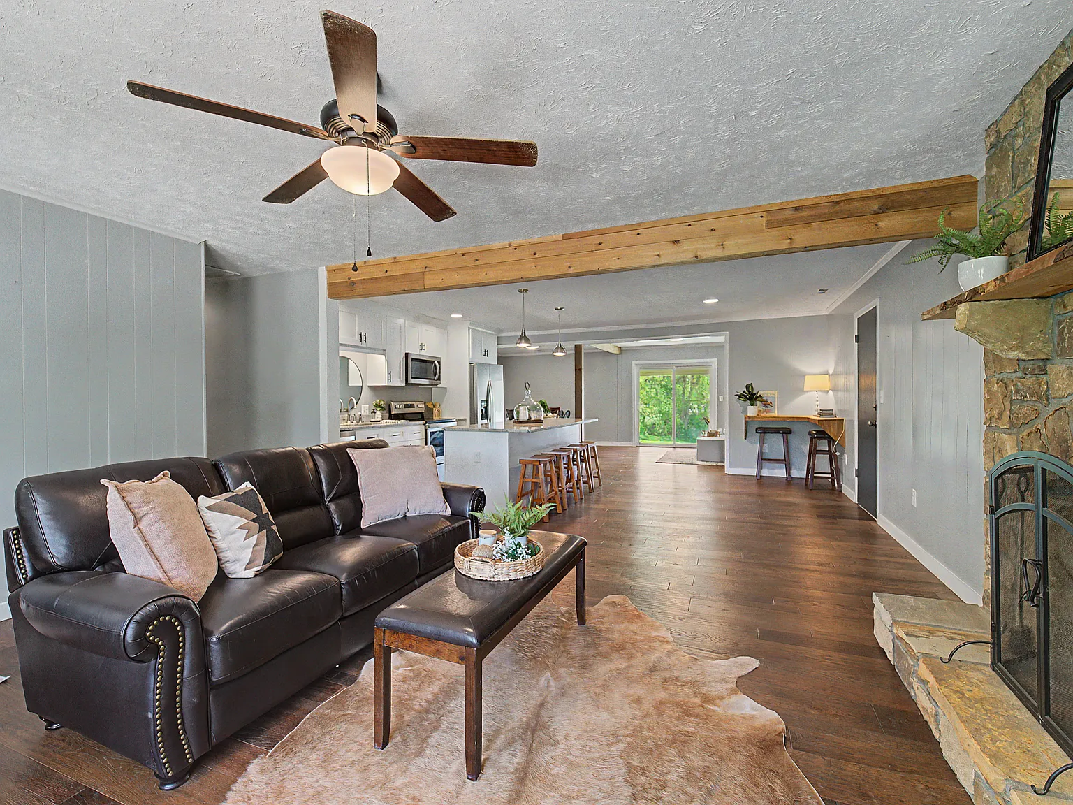 4 bed, 1804 sqft, $3,200 — Photo 4