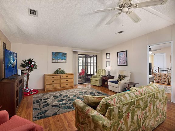 4th image of 2779 SW Olds Place