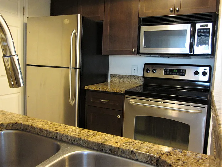 10200 Gandy Blvd N #514 — Photo 13