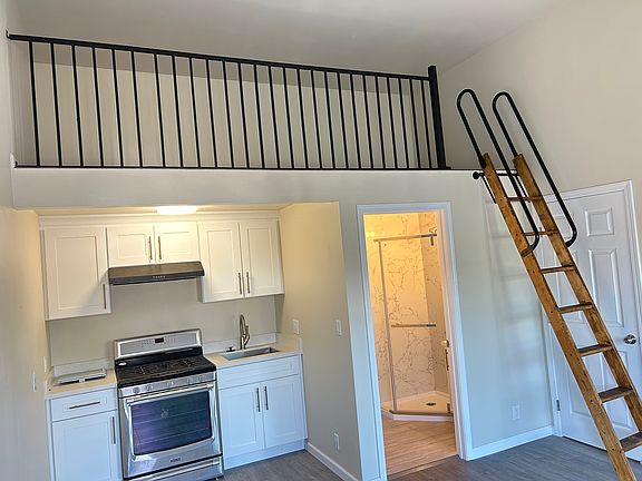 4th image of 216 N Humboldt St #B-3