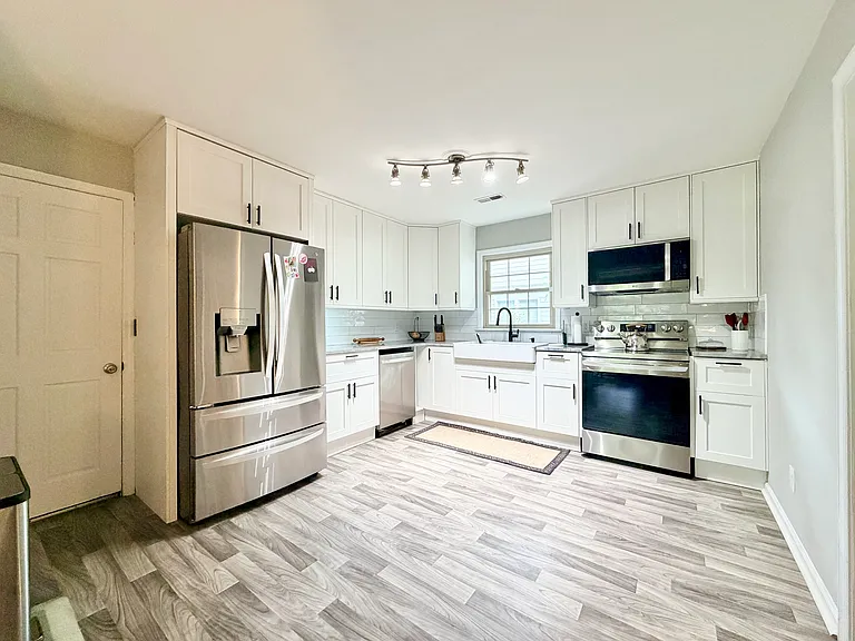 346 W McGinnis Cir — Photo 17