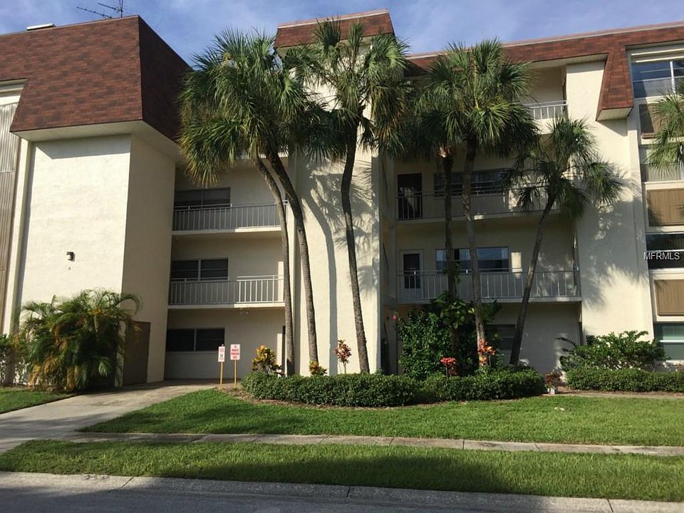 1st image of 209 NE Lincoln Cir N APT 106