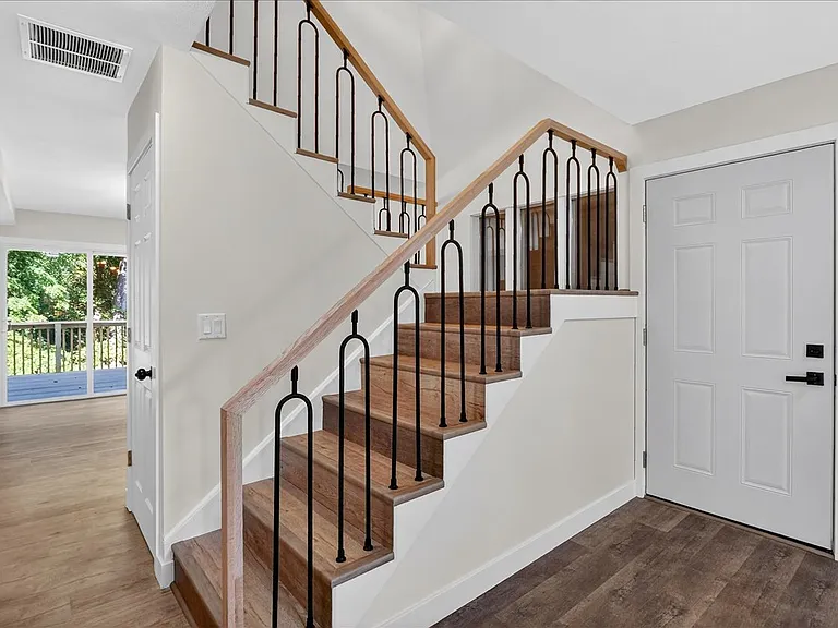 208 Coral Dr — Photo 13