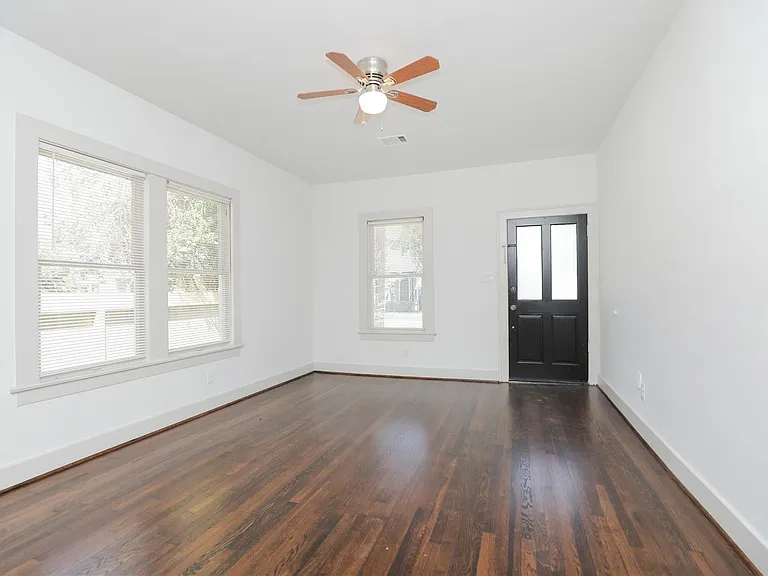 1244 W 21st St — Photo 13