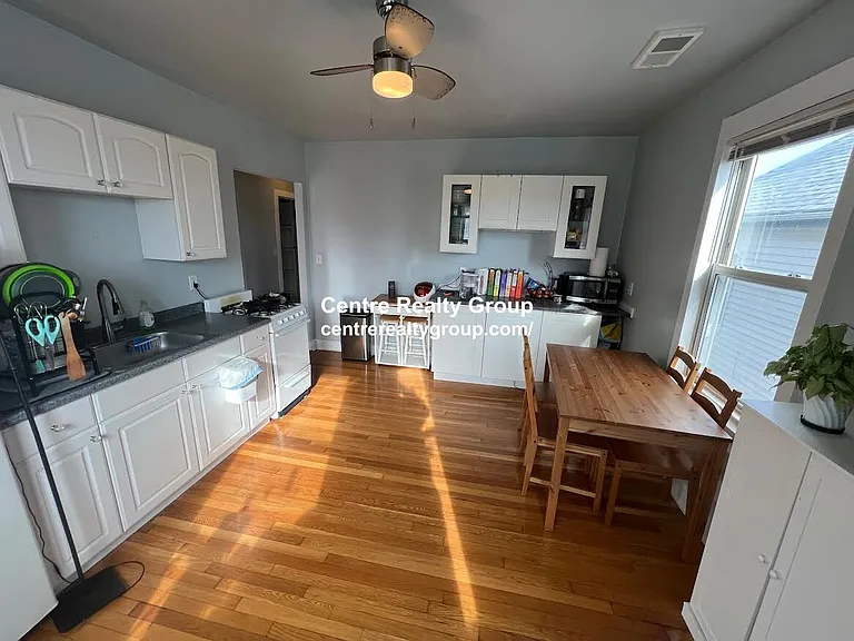 13 Sharon St #2 — Photo 2