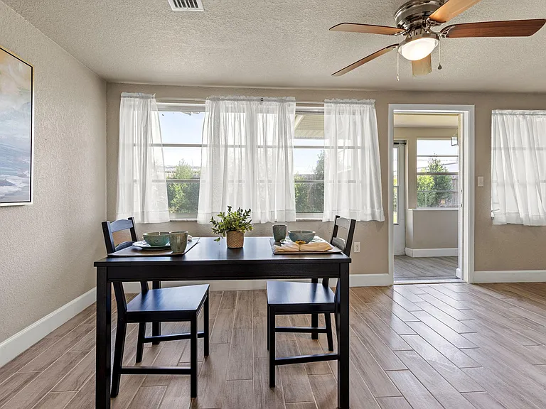 Bonus Room-Workspace