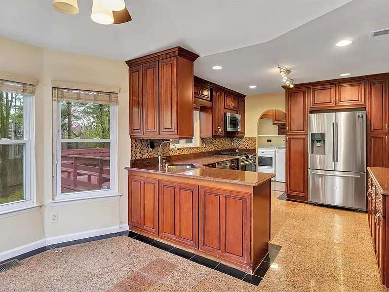 47 Carriage Rd — Photo 12