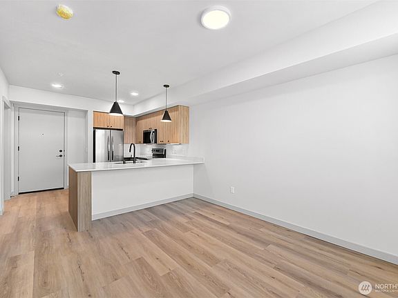 4th image of 820 N State Street #608