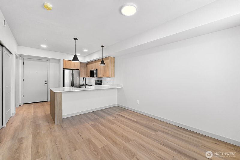 4th image of 820 N State Street #608
