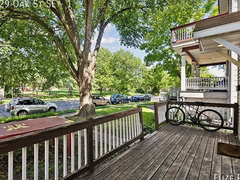 629 Oak St SE #1 — Photo 25