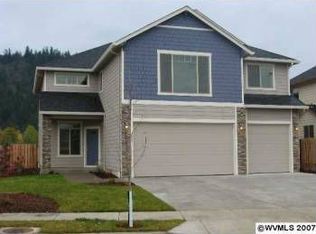 1029 Mountain River Dr, Lebanon, OR 97355