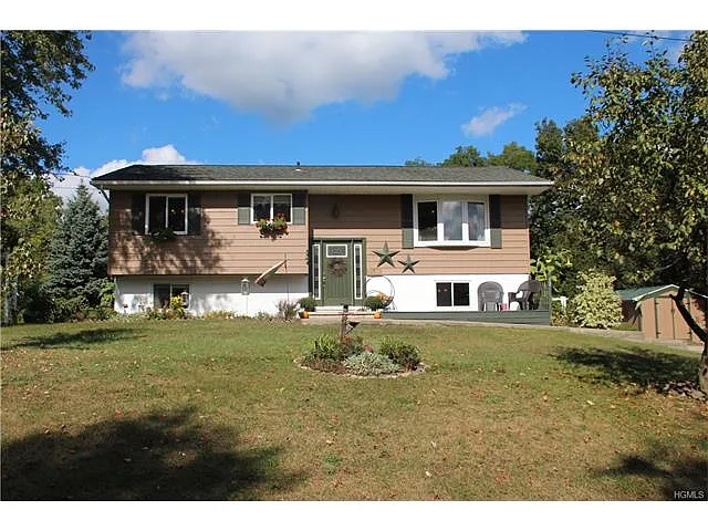 12 Elizabeth Dr photo 1