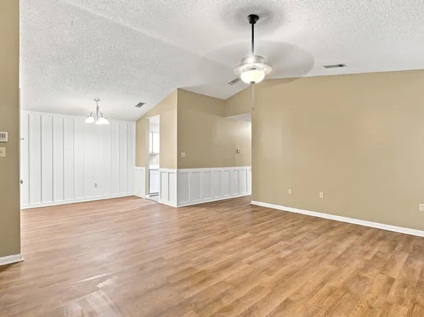 2092 S Sherwood Dr APT K96, Valdosta, GA 31602
