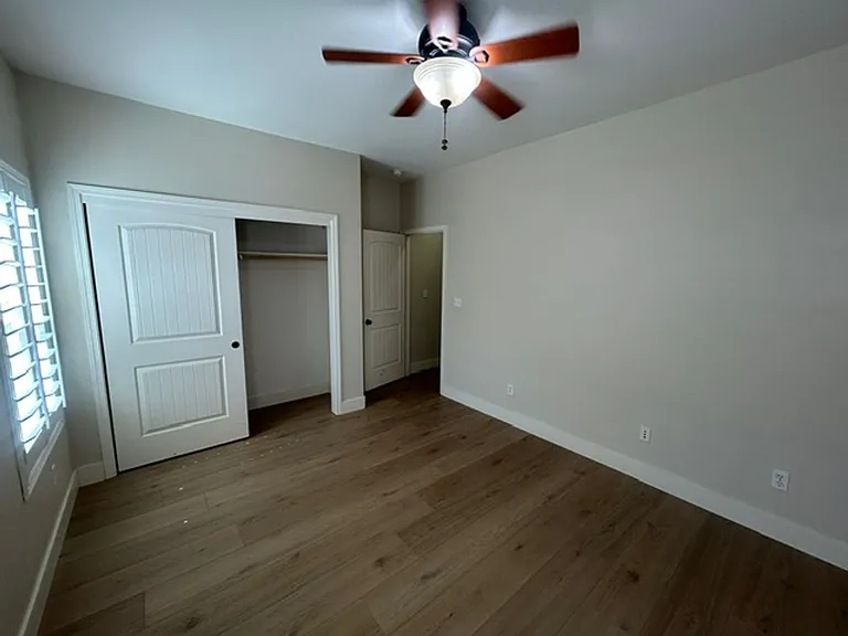 5211 W Elkhorn Ct — Photo 12