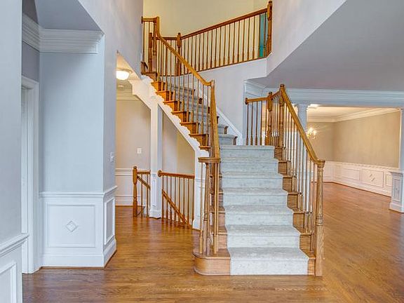 3rd image of 14458 Chamberry Cir
