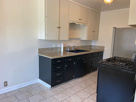 3rd image of 1311 E 1st St APT 5