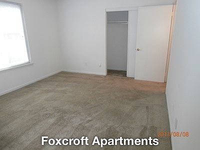 5th image of 1017 Foxcroft Ln APT 4
