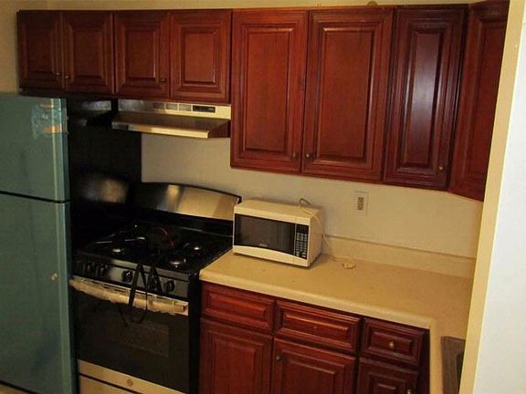 2nd image of 8615 116th St