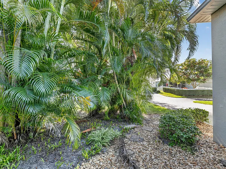 7865 15th Ln — Photo 35