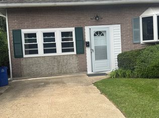 (Undisclosed Address), Oceanside, NY 11572