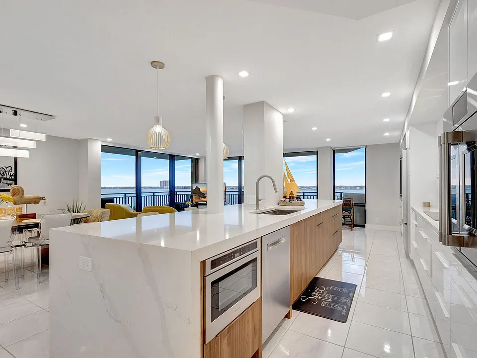 5460 N Ocean Dr #7C