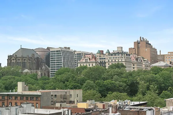 Rented by Douglas Elliman | media 24