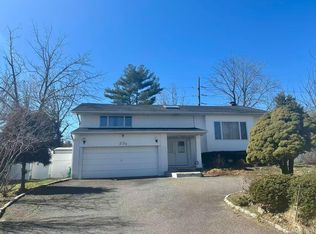 23 Clinton Lane, Jericho, NY 11753