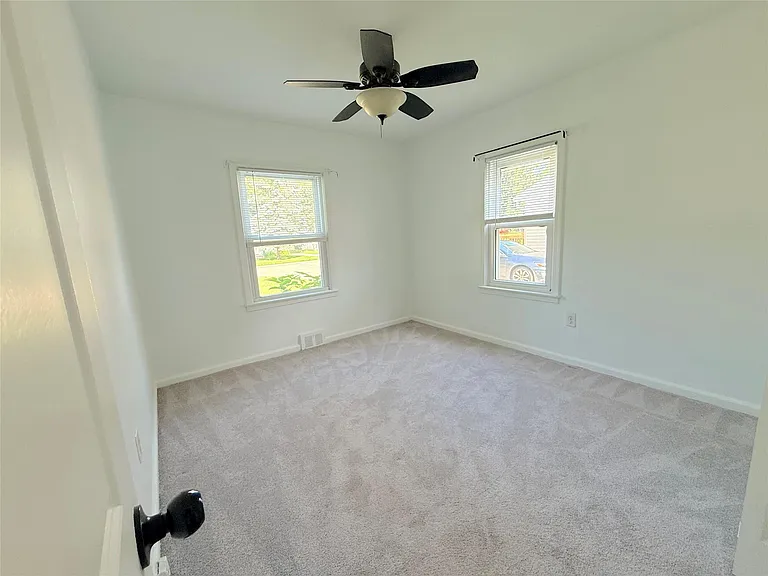 21212 Rensselaer St — Photo 7