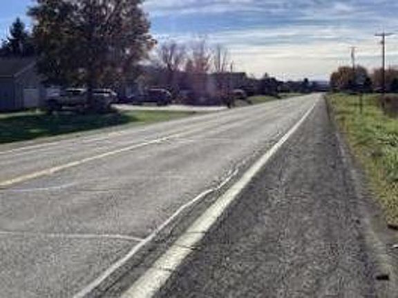 Exterior Neighborhood (street photo)