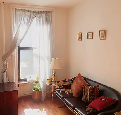 Rented by Realty Collective | media 9