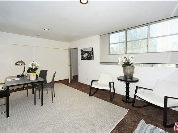 3rd image of 821 Bay St APT B2