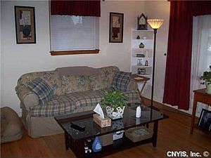 4th image of 216 Carlton Dr