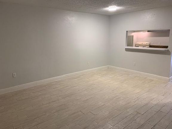 3rd image of 6001 Tullis Dr #6005