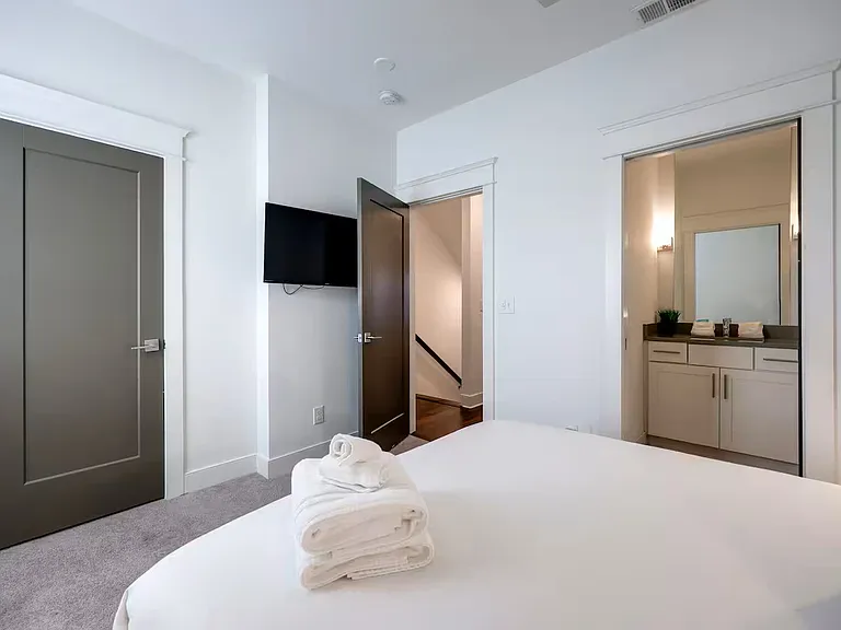 6511 Robertson Ave #13 — Photo 13