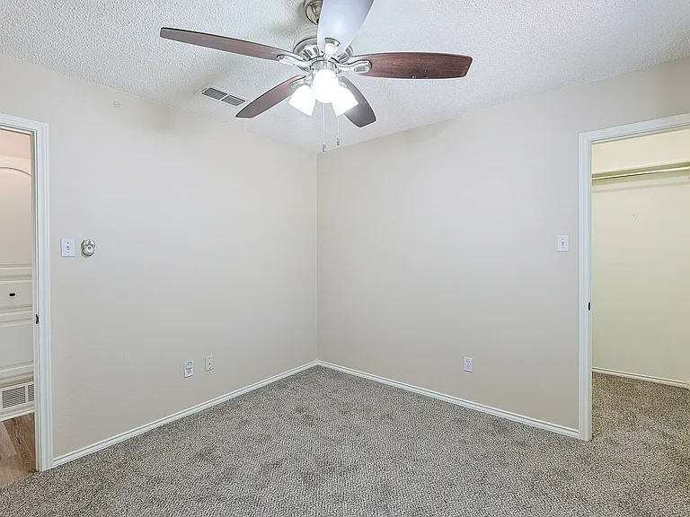 9708 Aberdeen Ave — Photo 43