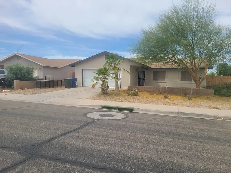 3850 S Hinckley Dr — Photo 3