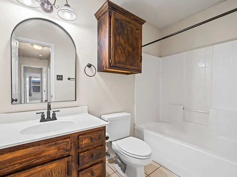 10702 Akron Ave — Photo 23
